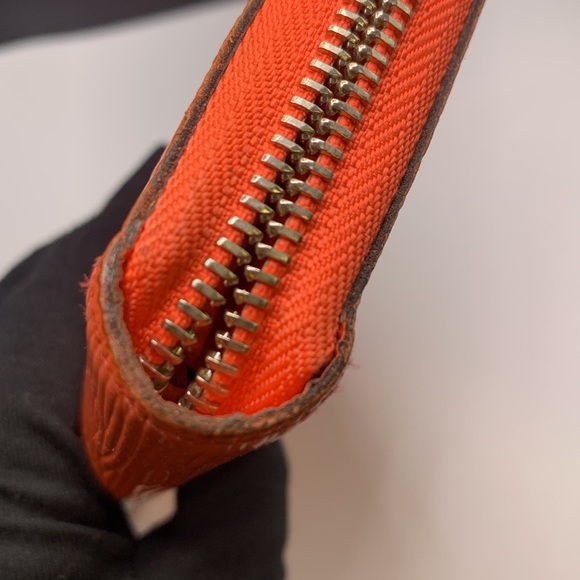 Louis Vuitton Long Zippy Wallet Epi Leather - Picture 12 of 17
